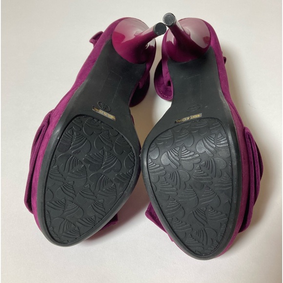 Sheikh Velvet Ruffled Open Toe Heels Size 8 / 38 NWOB - Picture 5 of 8